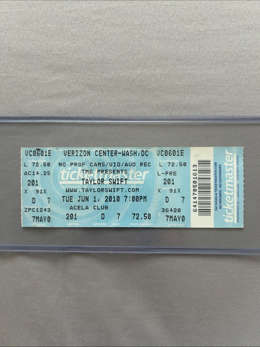 Authentic Taylor Swift Fearless Tour Concert Ticket Stub